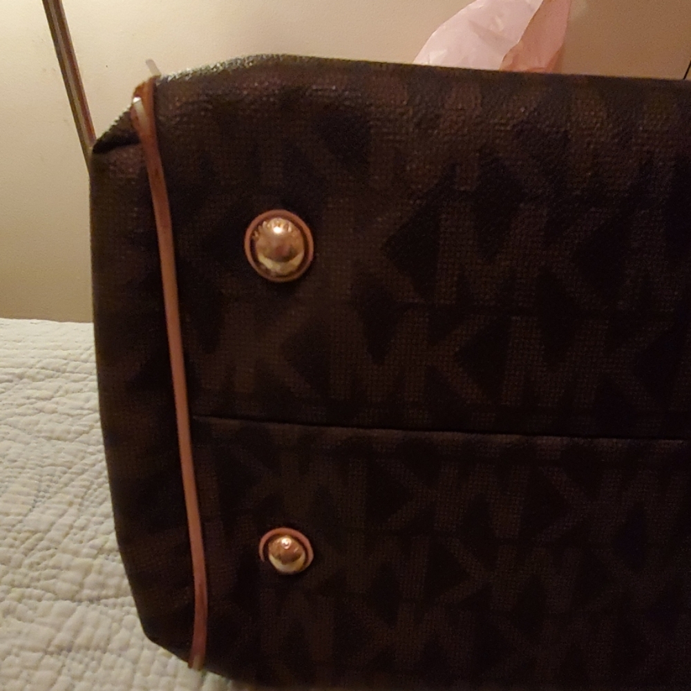 Michael Kors - Picture 3 of 5